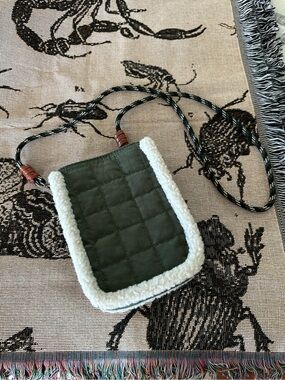 Quilted Forest Green Vintage Style Crossbody Sherpa Camping Travel Hiking Bag